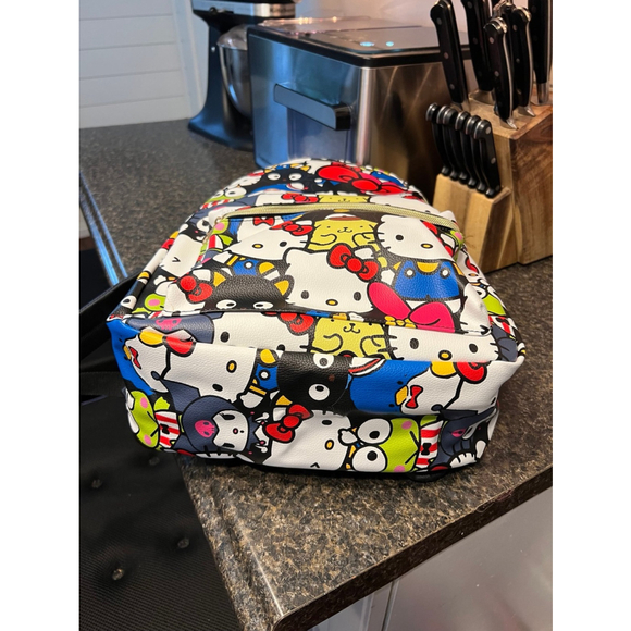 New Hello Kitty Backpack - Picture 5 of 8